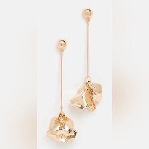RARE SHASHI NWT Petunia Gold Earrings